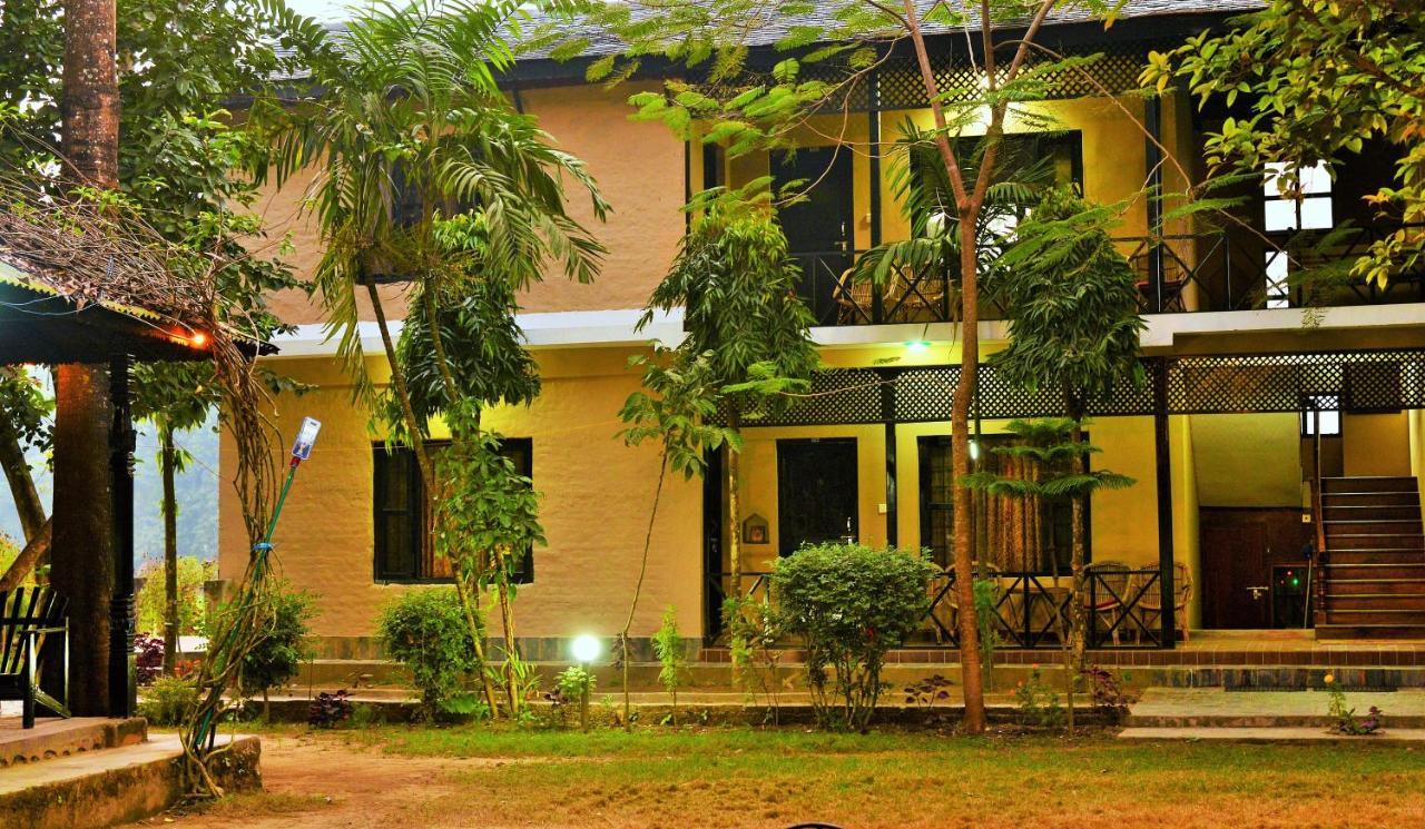 Hotel Parkside & Swimming Pool-Between Greenery And Azure ,Your Perfect Retreat Chitwan Exterior photo