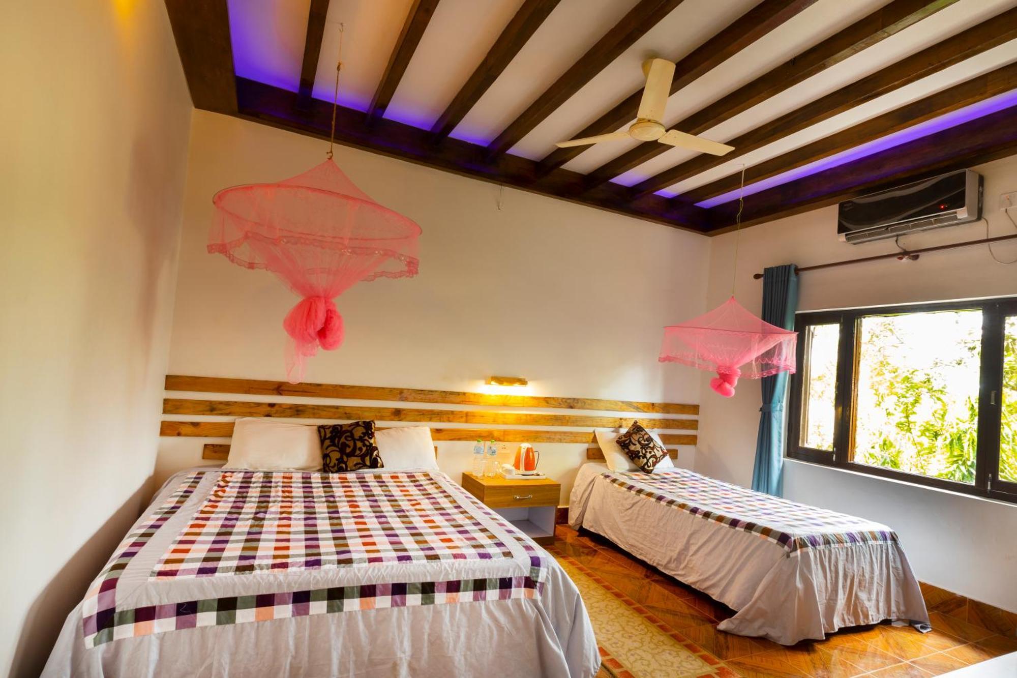 Hotel Parkside & Swimming Pool-Between Greenery And Azure ,Your Perfect Retreat Chitwan Exterior photo