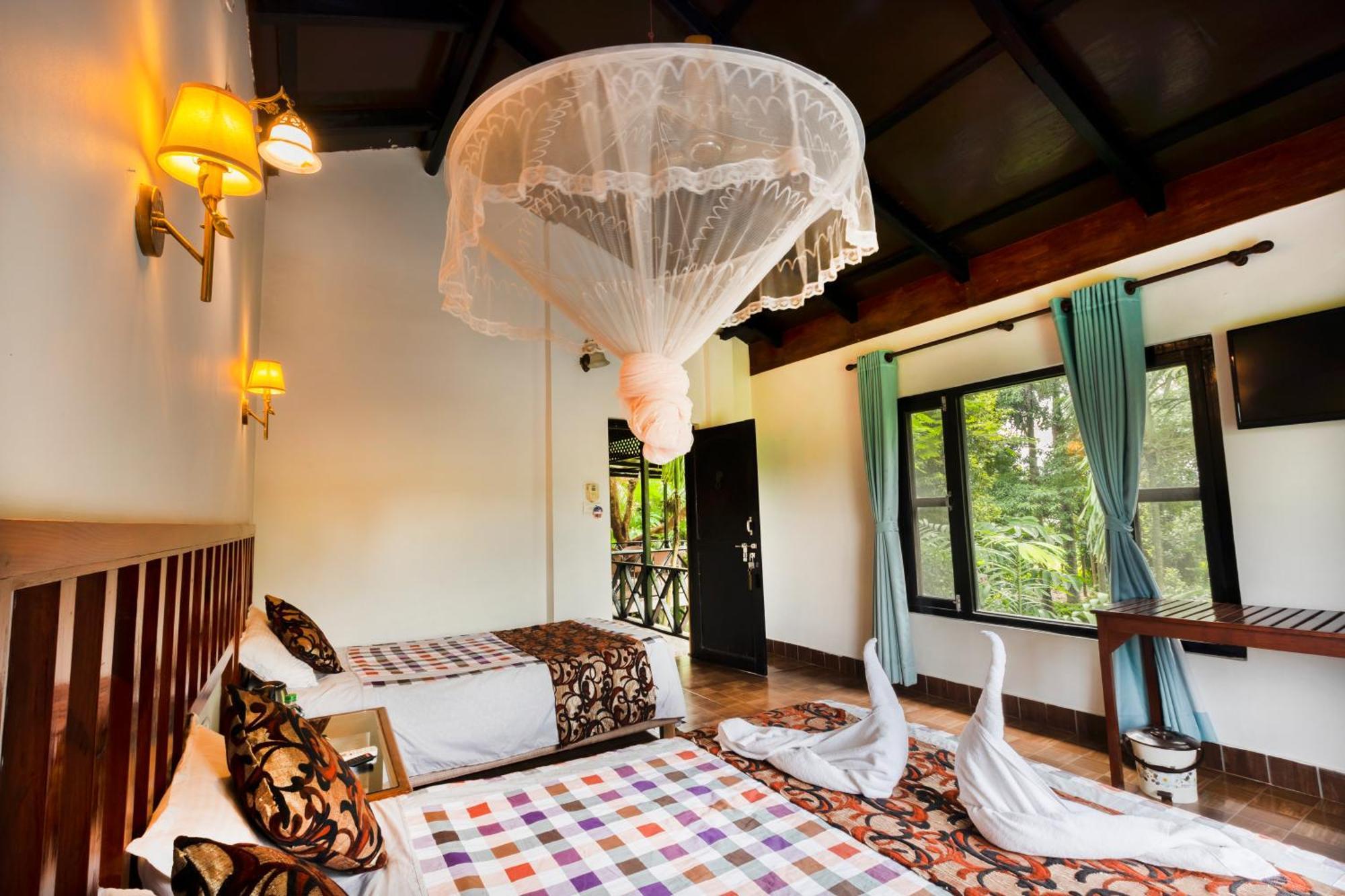 Hotel Parkside & Swimming Pool-Between Greenery And Azure ,Your Perfect Retreat Chitwan Exterior photo
