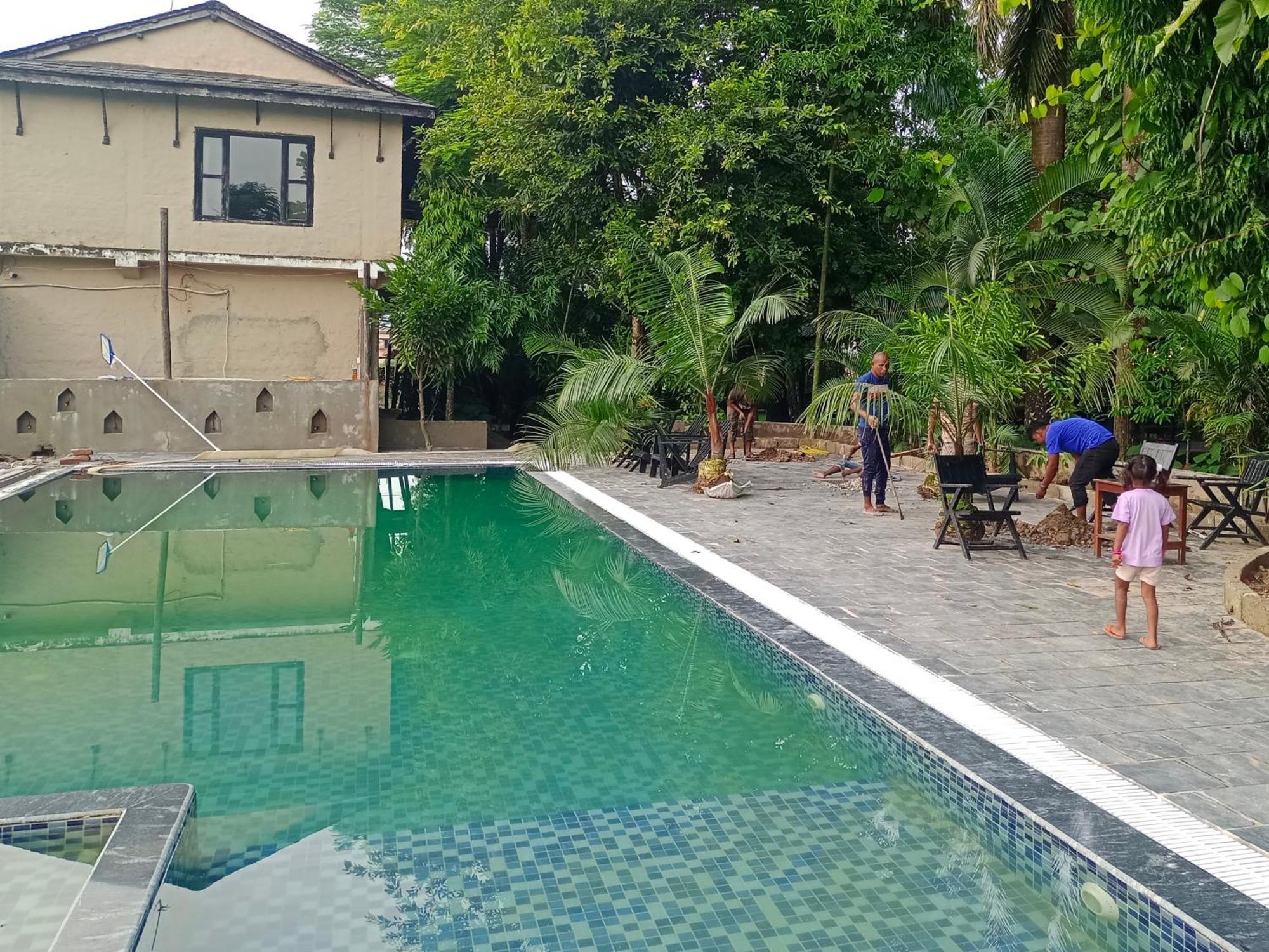 Hotel Parkside & Swimming Pool-Between Greenery And Azure ,Your Perfect Retreat Chitwan Exterior photo